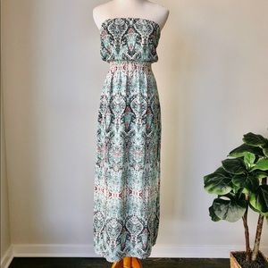 Off shoulder long beach dress